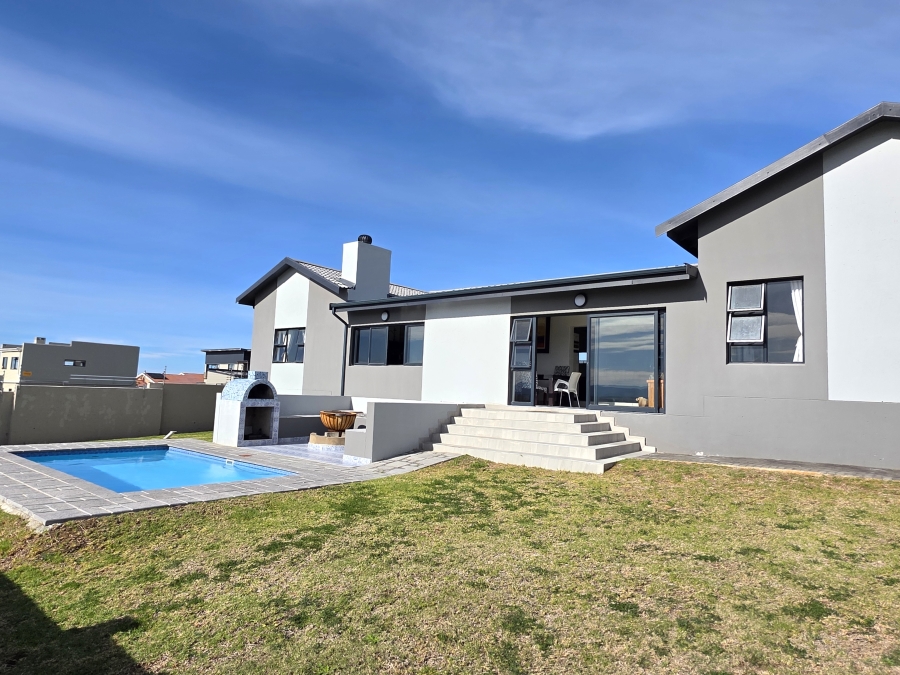 3 Bedroom Property for Sale in Wavecrest Eastern Cape
